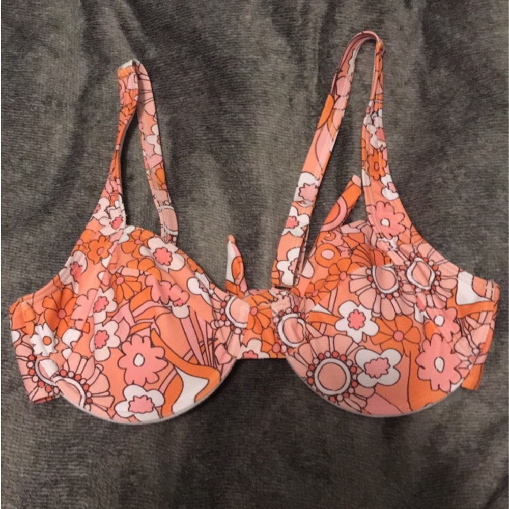 SHEIN Swimsuit Top